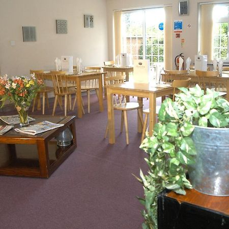 Furnival Lodge Slough Extérieur photo